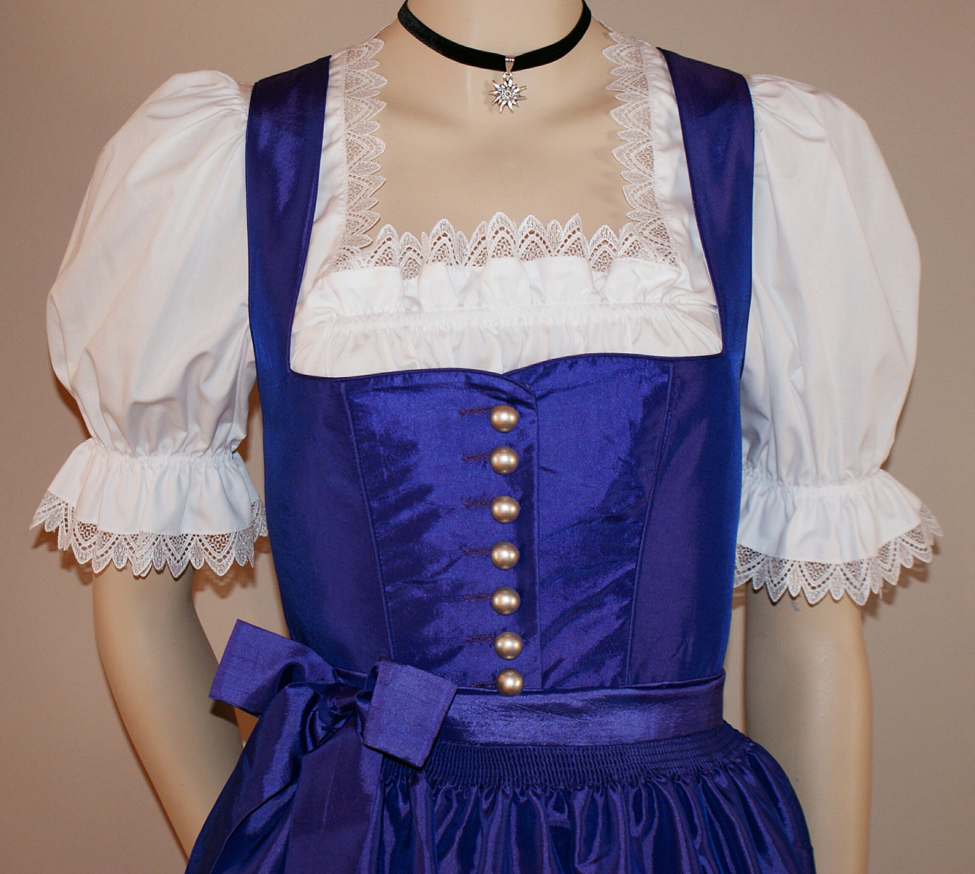 Gr 34 46 Dirndl Festtracht Trachten Kleid Trachtenkleid Dirndlkleid Lila Violett Damenbekleidung